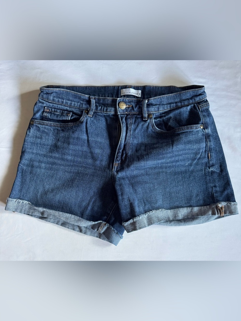 LOFT Denim Shorts Sz 29/8 Med Wash Cuffed Hem MidRise Casual Everyday Essential